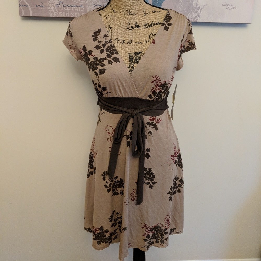 🔥💖Sale! New!* Floral Printed Faux Wrap Dress